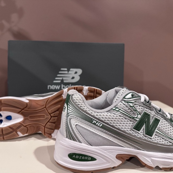 New Balance Shoes - New Balance Gray and Green Running Shoes